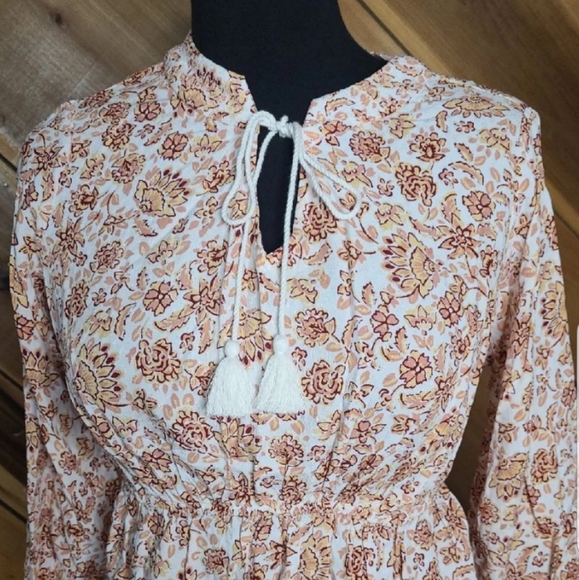 HOST PICK: 3/4 Peasant Blouse by Isabel Maternity - Picture 2 of 5